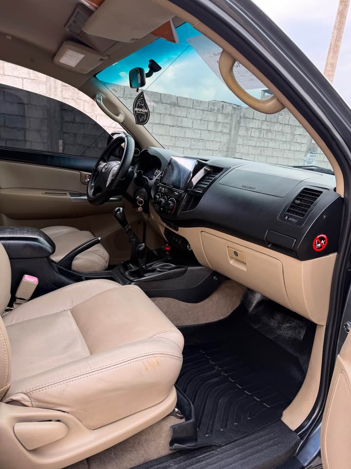 TOYOTA FORTUNER 4x4 del 2014 - Image 3